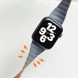 Mutal Moran Series Vloeibare Siliconen Magnetische Riem Horlogeband voor Apple Watch Series 7 45mm / 6 & SE & 5 & 4 44mm / 3 & 2 & 1 42mm (zwart + oranje)