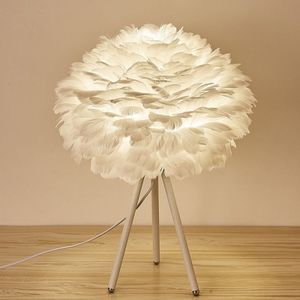 Romantic Warm Wedding Room Living Room Decoration  Modern Personality Bedroom Bedside Creative Feather Table Lamp EU Plug  Size:Large(White)