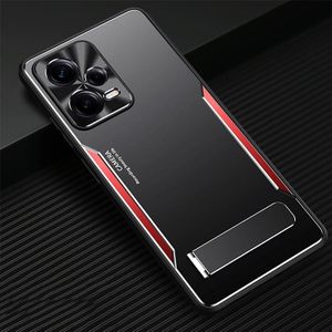 Voor Xiaomi Redmi Note 12 Pro Blade Series TPU + titanium legering telefoonhoes met houder (zwart rood)