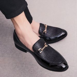 Britse stijl puntige schoenen veelzijdige casual schoenen slip-on mannen schoenen  grootte: 44 (zwart)