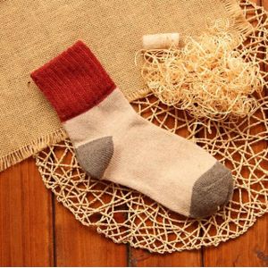 5 Pairs Women Winter Vintage Rabbit Wool Socks Thicken Warm Female Fashion Patchwork Retro thermal Cotton Socks  Size:Free Size(red socks)