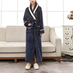Female Couple Models Thick Warm Long Paragraph Large Size Terry Cloth Bathrobe  Size:M(Navy)