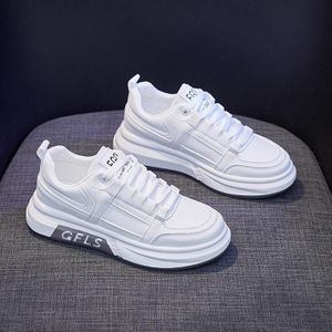 Student Basic witte schoenen hardloopsneakers vrijetijdsschoenen  maat: 38