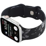 8-gesp afgedrukte vervangende band horlogeband voor Apple Watch Series 6 & SE & 5 & 4 44mm / 3 & 2 & 1 42mm (zwarte achtergrond witte bloem)