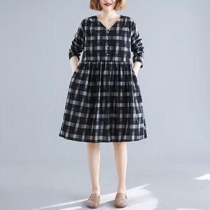 Large Size Loose Looking Thin Western Style Mid-length Plaid Dress (Color:Black Size:XXXL)