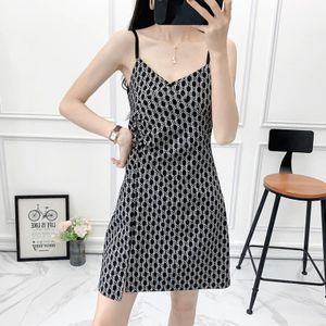 V-neck Letter Pattern Sexy Off-the-shoulder Slim Skirt (Color:Black Size:M)