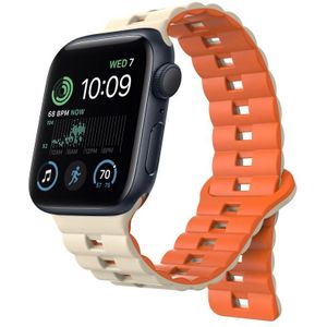 Voor Apple Watch SE 2022 44 mm omgekeerde gesp Twee kleuren magnetische siliconen horlogeband (Starlight + oranje)