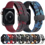 Magnetische sluiting Camouflage siliconen horlogeband voor Apple Watch Series 8 & 7 45 mm / SE 2 & 6 & SE & 5 & 4 44 mm / 3 & 2 & 1 42 mm (camouflage rood)