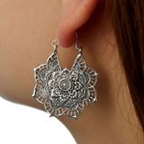 Vintage Ethnic Style Metal Openwork Flower Flower Earrings Bohemian Carved Earrings(silver)
