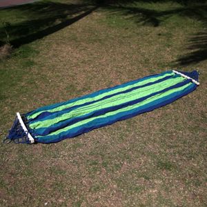 Outdoor Rollover-resistant Single Person Canvas Hammock Portable Beach Swing Bed with Wooden Sticks  Size: 280 x 80cm(Blue)