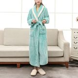 Female Couple Models Thick Warm Long Paragraph Large Size Terry Cloth Bathrobe  Size:XXXL(Bean Green)