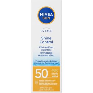 NIVEA Uv Face Shine Control SPF50 Zonnecrème - 1+1 Gratis