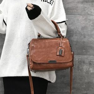 Casual PU Shoulder Bag Ladies Handbag Messenger Bag with Rivet (Brown)