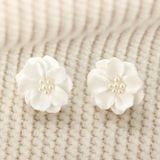 2 PCS Lovely white Flower Pearl Pendant Circle Earrings