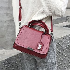 Casual PU Shoulder Bag Ladies Handbag Messenger Bag with Rivet (Red)