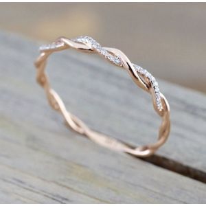 Woman Classical Cubic Zirconia Twist Shape Ring  color:rose gold(5)