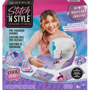 Spin Master Cool Maker - Stitch ‘N Style Fashion Studio-speelgoednaaimachine met ingeregen garen inclusief stofjes en watertransferprints knutselspeelgoed