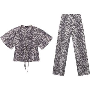 Puffed Shoulder Blouse Poppy + Leopard Broek Nova