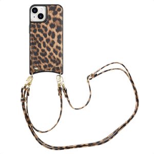 Selencia Nova Telefoonhoes met Koord en Pashouder voor de Apple iPhone 15 - Leopard