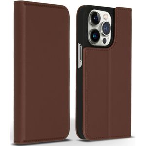 Accezz Premium Leather Slim Bookcase voor de iPhone 14 Pro - Bruin