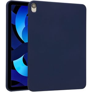 Accezz Liquid Silicone Backcover met penhouder voor de iPad Air 5 (2022) / Air 4 (2020) - Donkerblauw