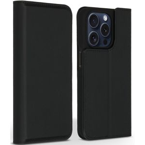 Accezz Premium Leather Slim Bookcase voor de iPhone 15 Pro - Zwart