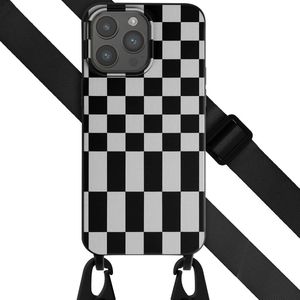 Selencia Siliconen design hoesje met afneembaar koord voor de iPhone 15 Pro Max - Irregular Check Black