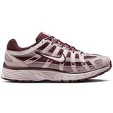 Nike P-6000 Dames Schoenen - Rood - Maat: 42.5 - Mesh/Synthetisch - Foot Locker