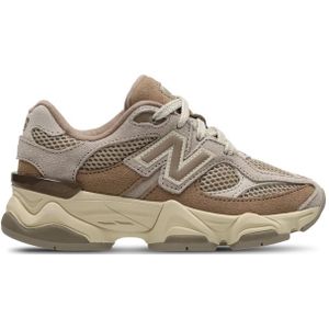 New Balance 9060 Sneakers Unisex - Bruin - Maat 31 - Leer