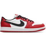 Jordan 1 Retro Sneakers Heren - Rood - Maat 45 - Leer
