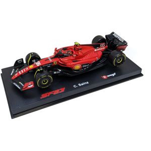 Bburago 18-36835S - Modellauto - F1 Ferrari SF-23 #55 Sainz (mit Helm, Maßstab 1:43) Formel 1 Auto