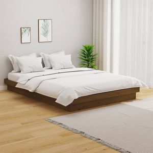 vidaXL-Bedframe-massief-hout-honingbruin-135x190-cm-4FT6-Double