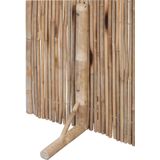 <p>Deze veelzijdige bamboe paneel kan zowel binnen als buiten worden geïnstalleerd en voegt een vleugje natuurlijke schoonheid toe aan elke leefruimte. Het kan dienen als een stijlvol buitenhek voor je tuin of patio, of als een handige ruimteverdeler binnen. Het flexibele paneel kan gemakkelijk in bijna elke gewenste vorm worden gevormd en past perfect in elke omgeving dankzij zijn natuurlijke uitstraling.</p>
<p>Gemaakt van hoogwaardige kwaliteit bamboe, is dit paneel extreem duurzaam en gaat het lang mee. De bruine kleur en de afmetingen van 180 x 170 cm (B x H) maken het een ideale keuze voor verschillende toepassingen. Met een lengte van 52 cm kan het paneel stevig worden bevestigd. Of je het nu binnen gebruikt als ruimteverdeler of buiten als tuinhek of patiohek, dit flexibele bamboe paneel biedt een praktische en stijlvolle oplossing.</p>
<ul>
  <li>Kleur: bruin</li>
  <li>Materiaal: bamboe</li>
  <li>Afmetingen: 180 x 170 cm (B x H)</li>
  <li>Lengte voet: 52 cm</li>
  <li>Flexibel: kan naar bijna elke vorm worden gevormd</li>
  <li>Kan binnen worden gebruikt als ruimteverdeler of buiten als tuinhek of patiohek</li>
</ul>