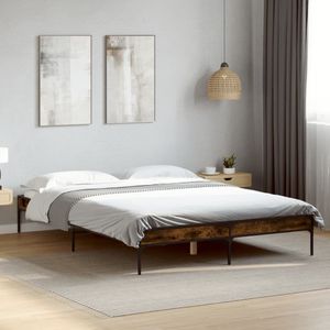 vidaXL Bedframe bewerkt hout metaal gerookt eikenkleurig 135x190 cm
