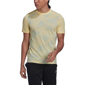 Adidas Essentials Brand Love Logo Short Sleeve T-shirt Geel L / Regular Man