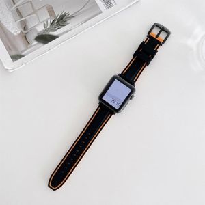 Tweekleurige siliconen hydraulische gesp vervangende band horlogeband voor Apple Watch Series 7 45mm / 6 &amp; SE &amp; 5 &amp; 4 44mm / 3 &amp; 2 &amp; 1 42mm (zwart oranje)
