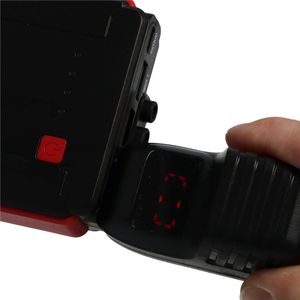 Jumpstarter, de compacte startaccu voor in de auto met powerbank en LED-zaklampfunctie
