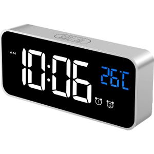 Moderne Zilveren LED Wekker met Temperatuurweergave en USB Oplaadfunctie
