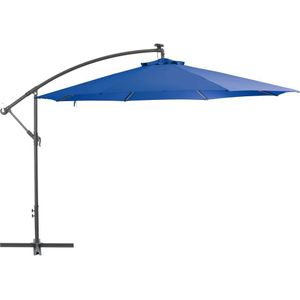 <p>Deze elegante hangende parasol is de perfecte keuze om wat schaduw te creëren en jezelf te beschermen tegen de schadelijke uv-straling van de zon.</p>
<p>Het parasoldoek is gemaakt van UV-beschermend en anti-vervagend polyester waardoor het je optimale bescherming tegen de zon biedt en het gemakkelijk schoon te maken is.</p>
<p>De parasol beschikt over een stevige kruisvoet die bijdraagt aan de stabiliteit.</p>
<p>Het exclusieve ontwerp van deze parasol stelt je in staat om de parasol te kantelen om zo de zon te blokkeren terwijl deze langzaam richting de horizon beweegt.</p>
<p>De sterke metalen paal, samen met de 8 duurzame baleinen, maakt de parasol zeer stabiel en duurzaam.</p>
<p>Onze tuinparasol kan eenvoudig geopend en gesloten worden dankzij het zwengelmechanisme.</p>
<p>Het product is eenvoudig te monteren.</p>
<p>Let op, wij adviseren om het doek te behandelen met een waterdichtmakende spray als hij wordt blootgesteld aan zware regenval.</p>
<ul>
<li>Kleur doek: blauw</li>
<li>Materiaal: stof en metalen paal</li>
<li>Totale afmetingen: 350 x 268 cm (ø x H)</li>
<li>Afmetingen kruisvoet: 100 x 100 cm (L x B)</li>
<li>Met luchtventilatie en zwengelmechanisme</li>
<li>Met 8 stalen ribben</li>
</ul>