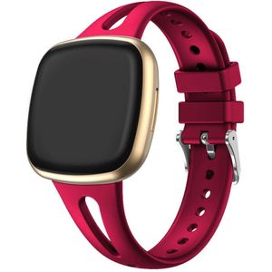 Strap-it Fitbit Versa 4 luxe siliconen bandje (rosé-rood)