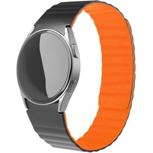 Strap-it Samsung Galaxy Watch 4 Classic 42mm magnetisch siliconen bandje (zwart/oranje)