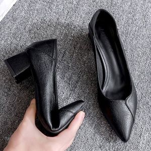 Mode Vrouwen Pu Lederen Pumps Dames Puntschoen Mid Hakken Vrouwelijke Stijl Comfortabele Pendelen Schoenen Schoeisel