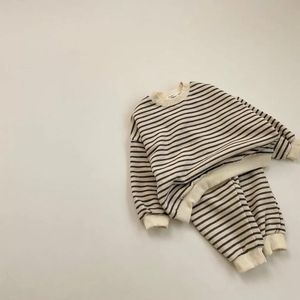 Herfst Pasgeboren Kids Baby Jongens Meisjes Streep Kleding Sets Lange Mouw Sweatshirt Tops Harembroek Kinderen Peuter Kleding Pak