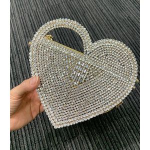 Luxe Heart Shaped Diamond Evening Clutch Bag Vrouwen Portemonnees En Handtassen Hol Metalen Schouder Ketting Tas