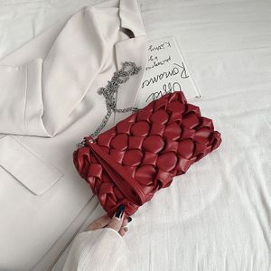 Mode Pu Lederen Geweven Handtassen Schoudertas Voor Vrouwen Metalen Ketting Crossbody Messenger Bag Vrouwelijke Holle Out Koppelingen