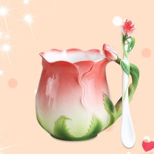 Mokken Met Deksel En Lepel Voor Meisjes Creatieve Europa Rose Vorm Koffie Melk Thee Kopjes Keramische Sets Delicate Mooie Platte bodem Mok
