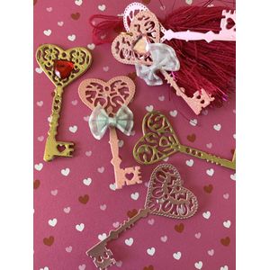 Metalen Snijden Sterven Cut Valentines 4Pc Hart Sleutel Scrapbooking Papier Ambachtelijke Handgemaakte Kaart Album Punch Art Cutter Alinacutle Sterven