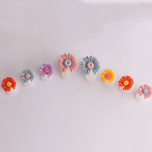 8Pcs Fun Mode Zachte Siliconen Teenseparators Candy Kleur Daisy Dieren Voet Vinger Divider Pedicure Nail Art Gereedschap