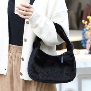 Retro Schoudertas Voor Vrouwen Trendy Winter Faux Fur Handtas Vrouwelijke Kleine Pluche Koppelingen Tassen Casual Vrouwen Hand Purse