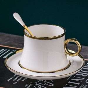 Europese Stijl Mok Kleine Luxe Eenvoudige Goud Geschilderde Keramische Kopje Koffie Schotel Mediterrane Bloem Thee Espresso Cups Servies